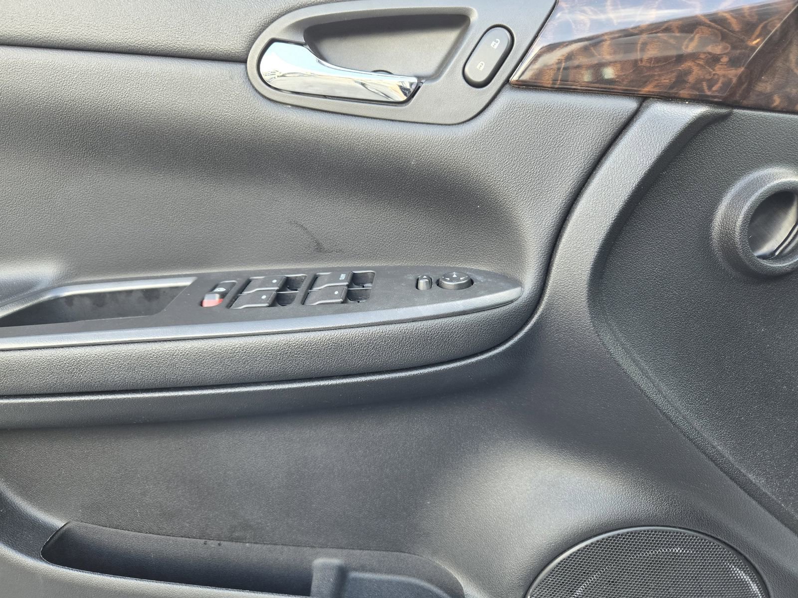 Used 2013 Chevrolet Impala LT w/ LT Sunroof Package image 18