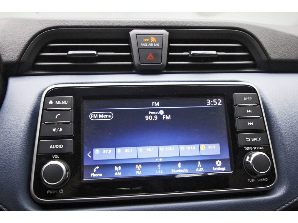 Used 2025 Nissan Versa SV w/ Trunk Package image 21