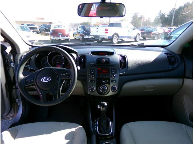Used 2013 Kia Forte EX image 5