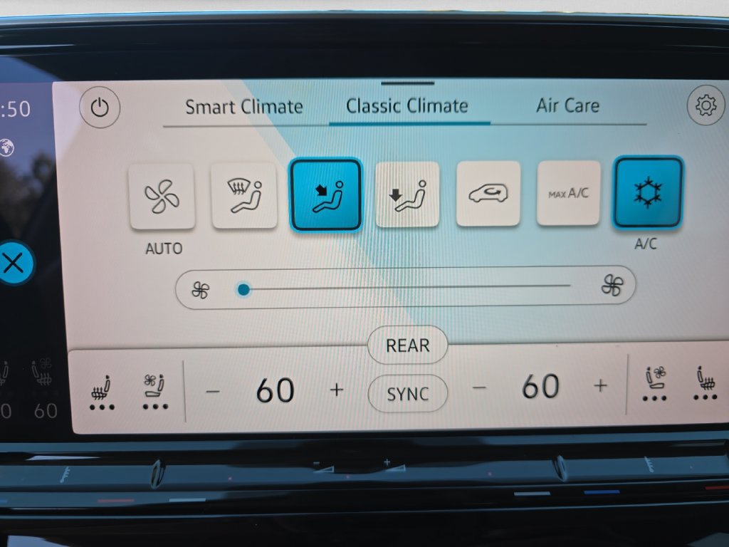 Used 2024 Volkswagen Atlas SE FWD image 16