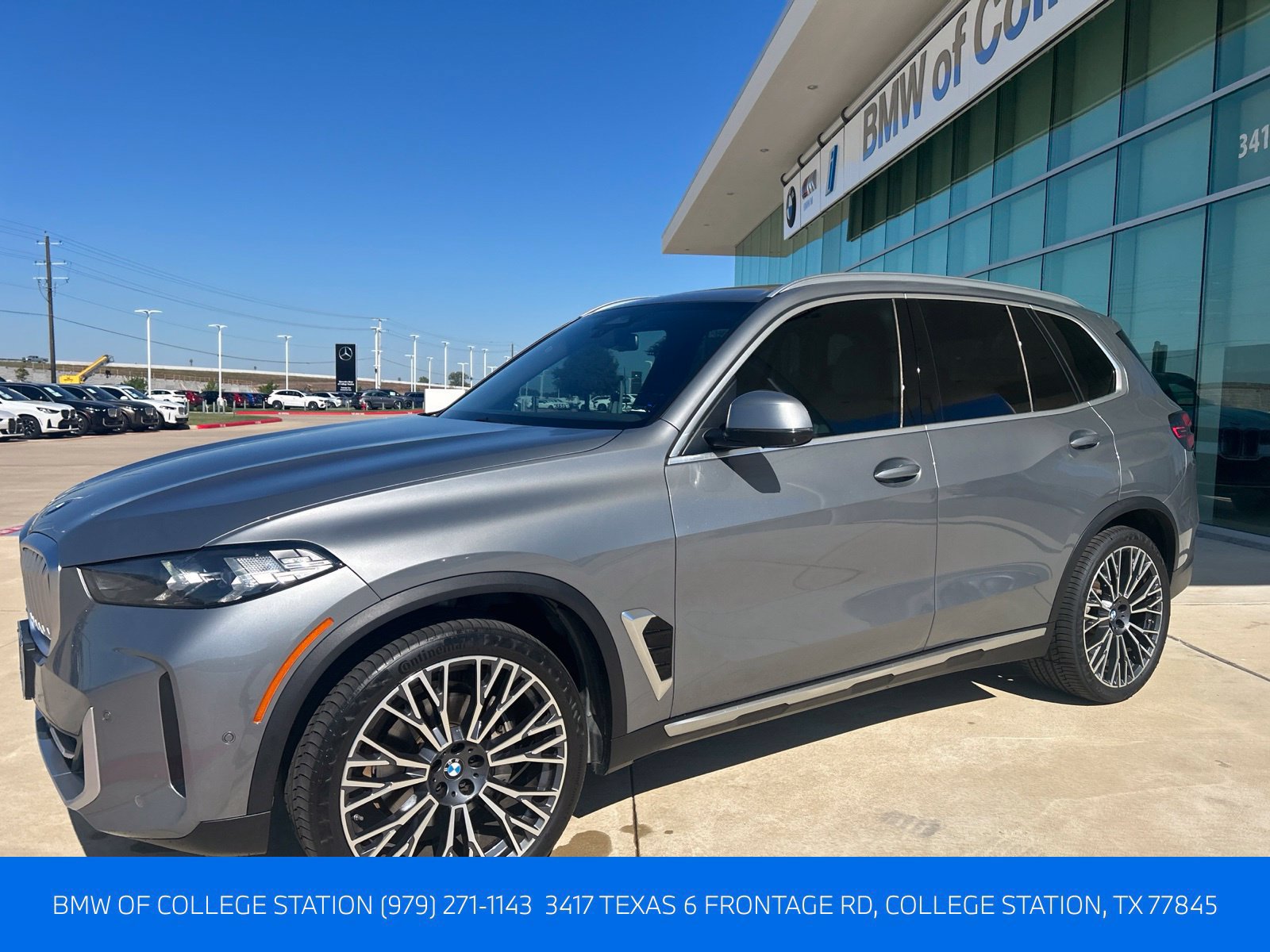 Certified 2024 BMW X5 xDrive40i w/ Parking Assistance Package AWD/4WD image 2