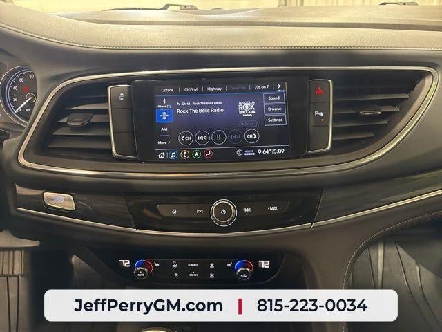 Used 2020 Buick Enclave Essence w/ Sound and Sites Package FWD image 18