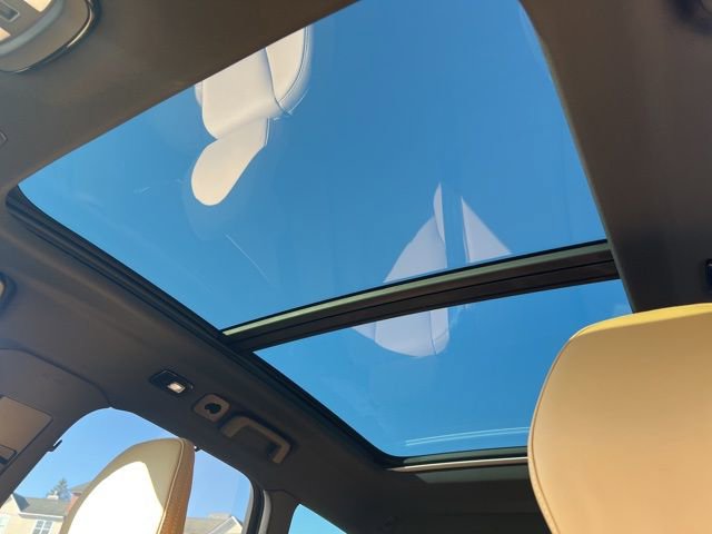 Certified 2025 Volvo V90 B6 Cross Country Ultra image 29