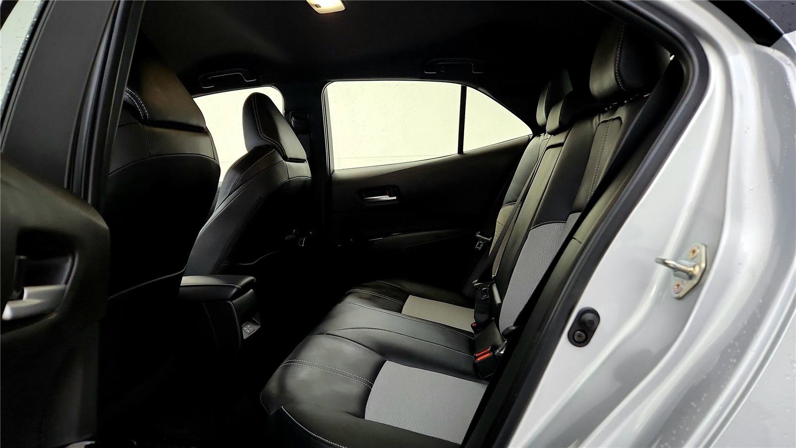 Certified 2025 Toyota Corolla XSE FWD image 21