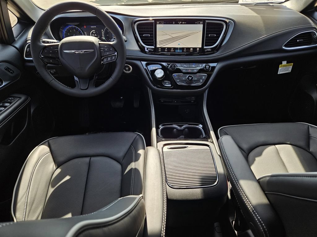 New 2026 Chrysler Pacifica Limited w/ Uconnect Theater Family Group FWD image 14