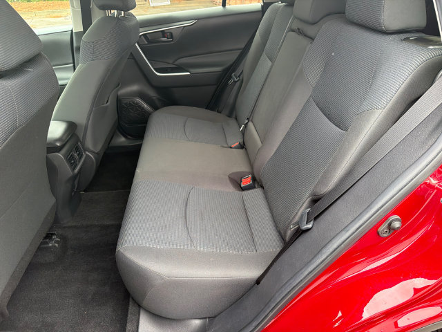 Used 2022 Toyota RAV4 LE FWD image 22