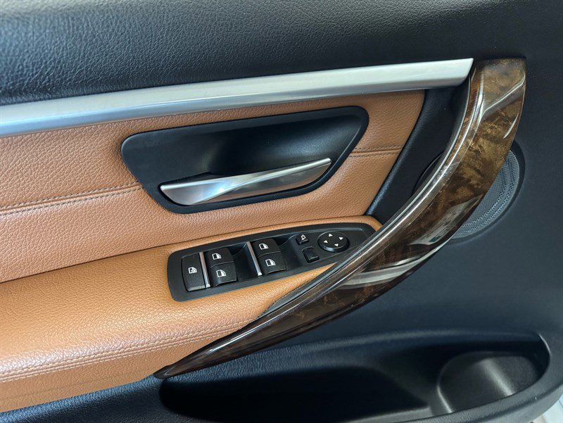 Used 2016 BMW 328i xDrive Wagon image 11