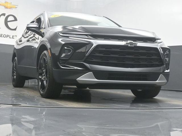Used 2023 Chevrolet Blazer LT image 3