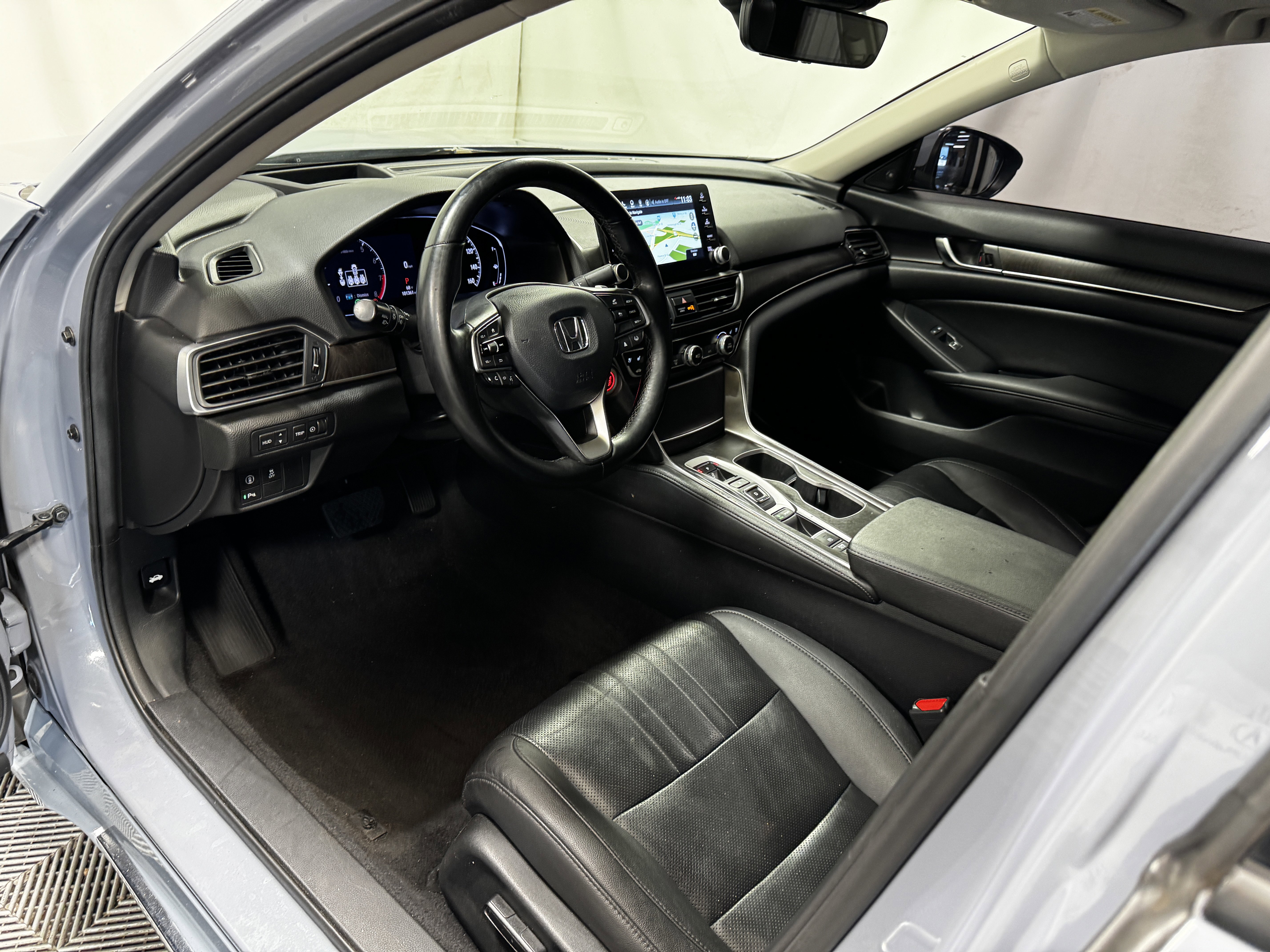 Used 2021 Honda Accord Touring image 10