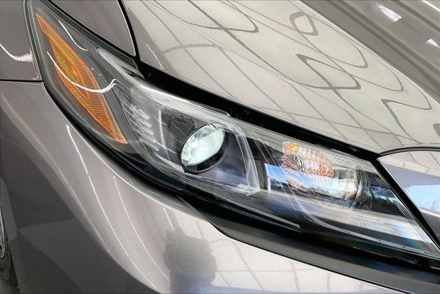 Used 2024 Toyota Camry SE image 29