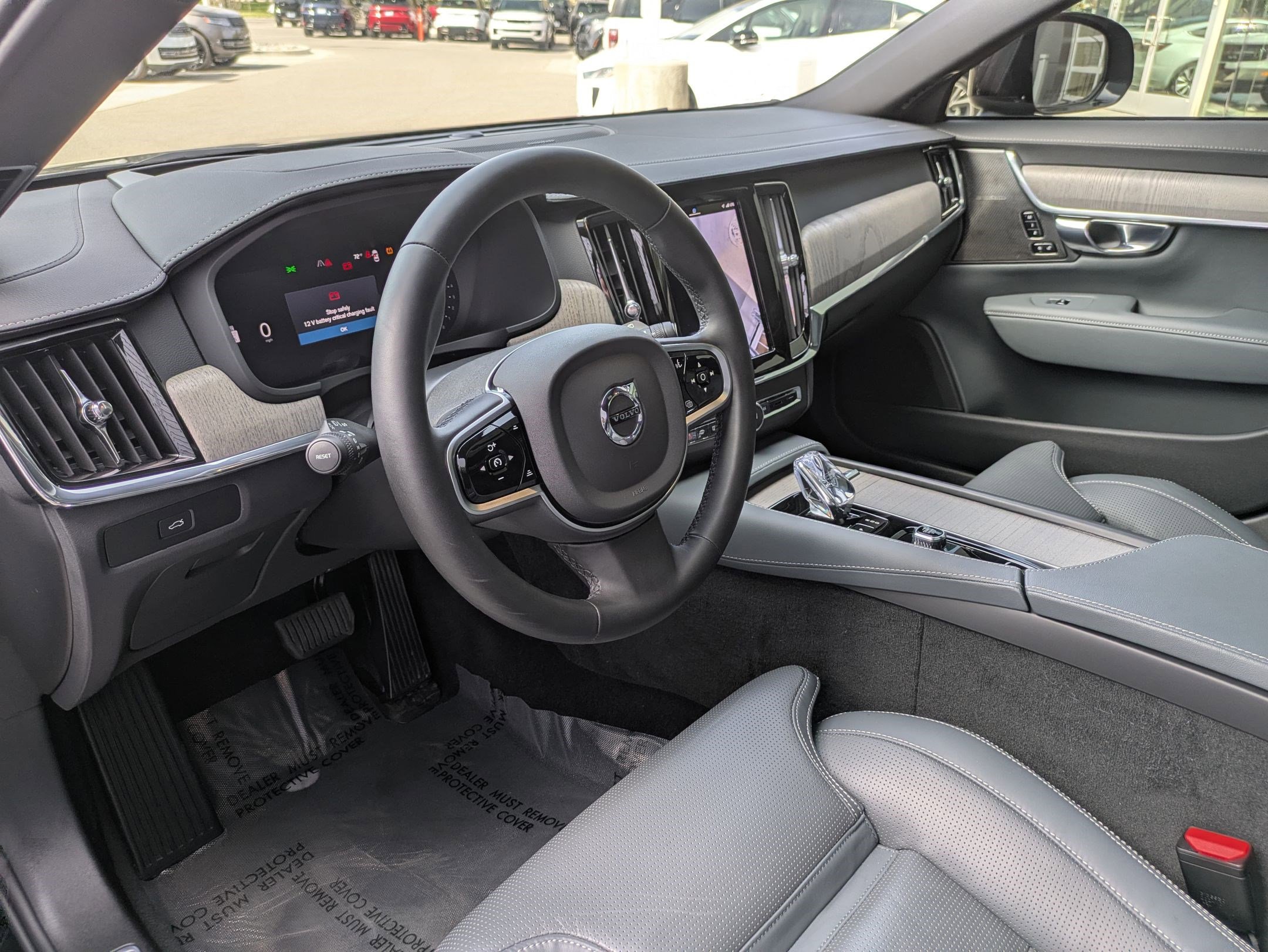 Used 2025 Volvo V90 B6 Cross Country Ultra AWD/4WD image 14