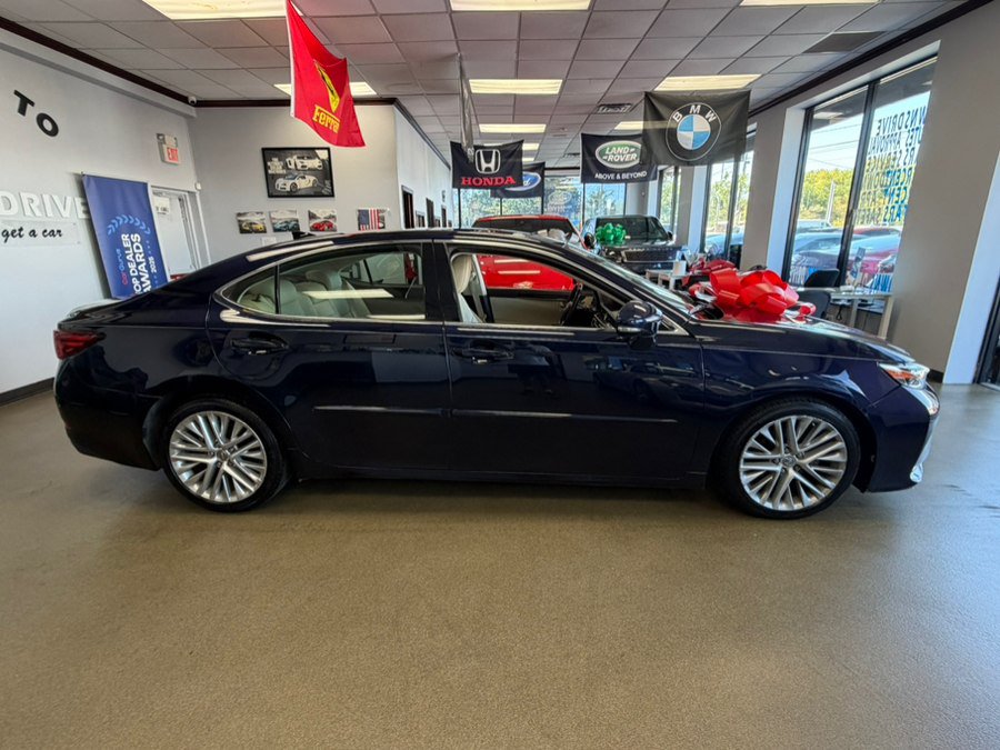 Used 2016 Lexus ES 350 w/ Luxury Package w/Wood Trim FWD image 12