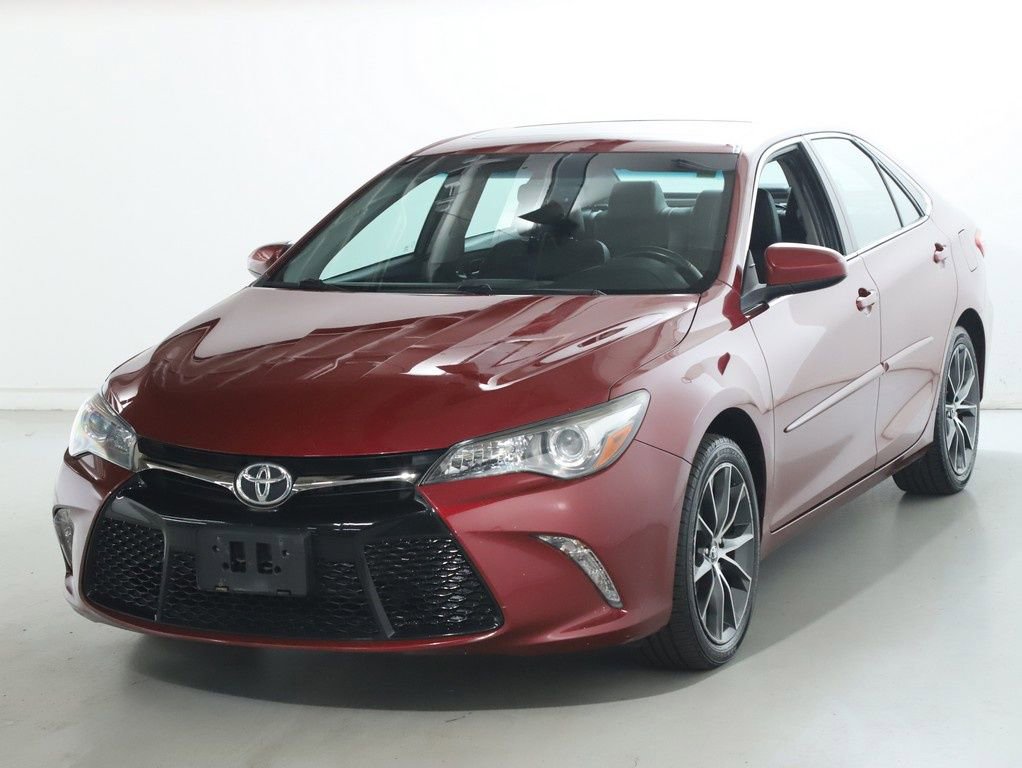 Used 2015 Toyota Camry XSE image 4