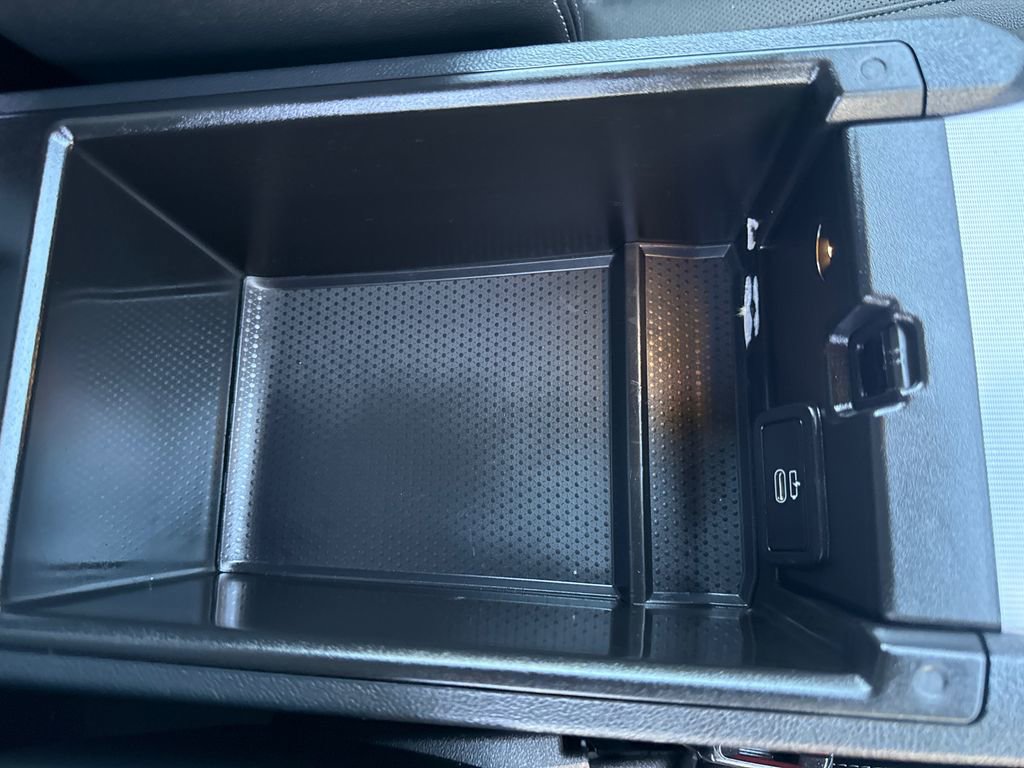 Used 2023 BMW i4 eDrive40 w/ M Sport Package image 38