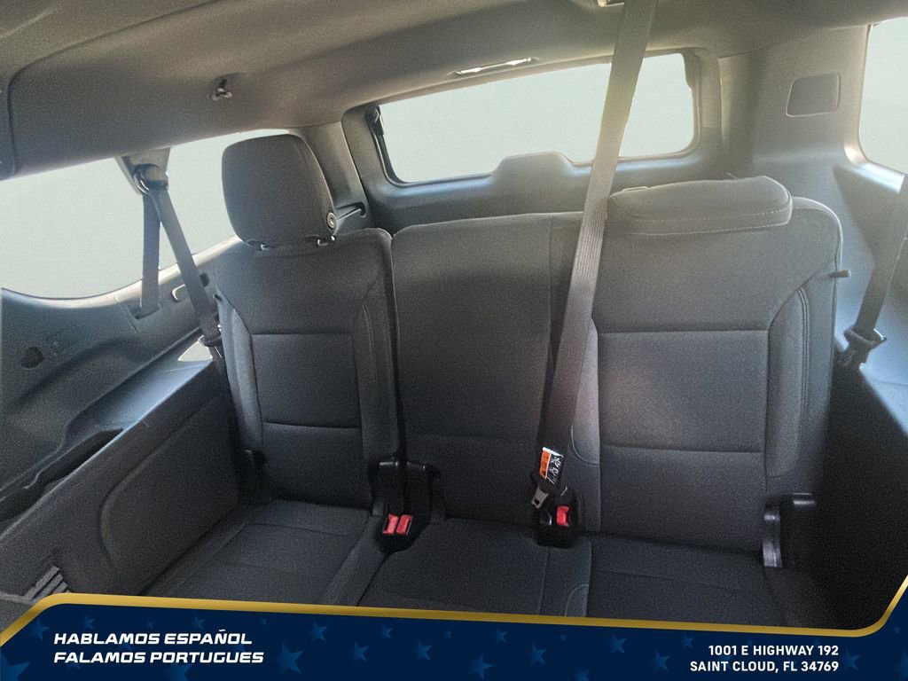 Used 2025 Chevrolet Suburban LS RWD image 27