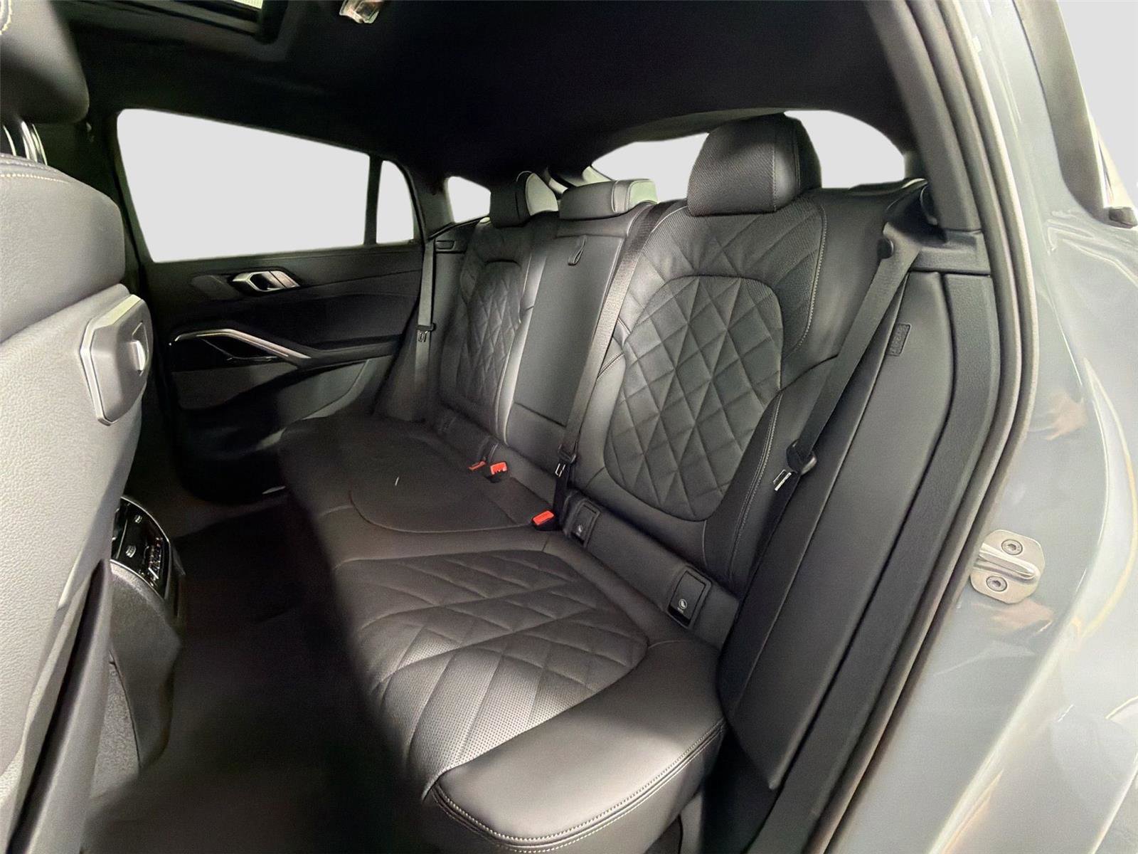 New 2026 BMW X6 xDrive40i w/ Climate Comfort Package image 24