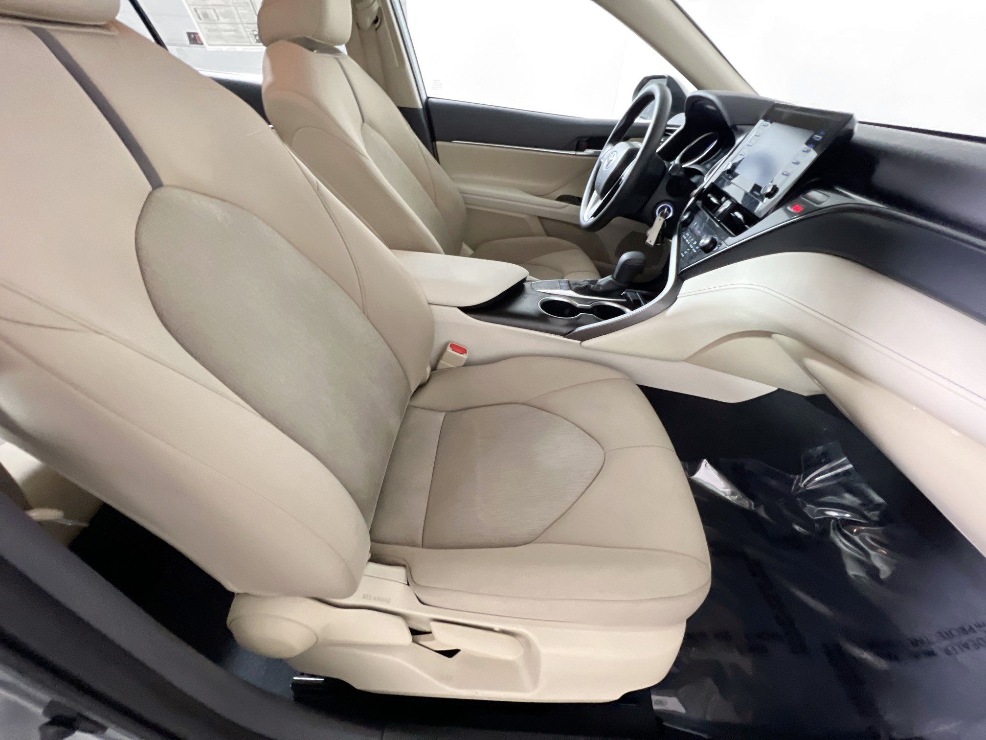 Used 2024 Toyota Camry LE FWD image 30