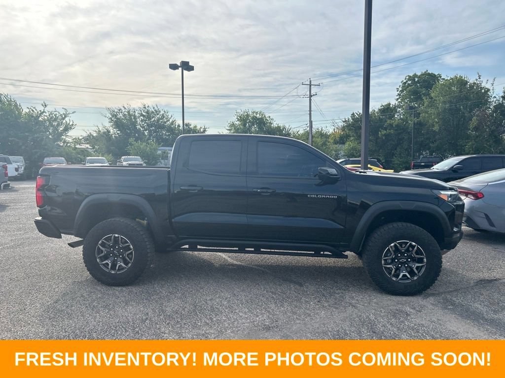 Used 2024 Chevrolet Colorado ZR2 w/ Technology Package AWD/4WD image 2