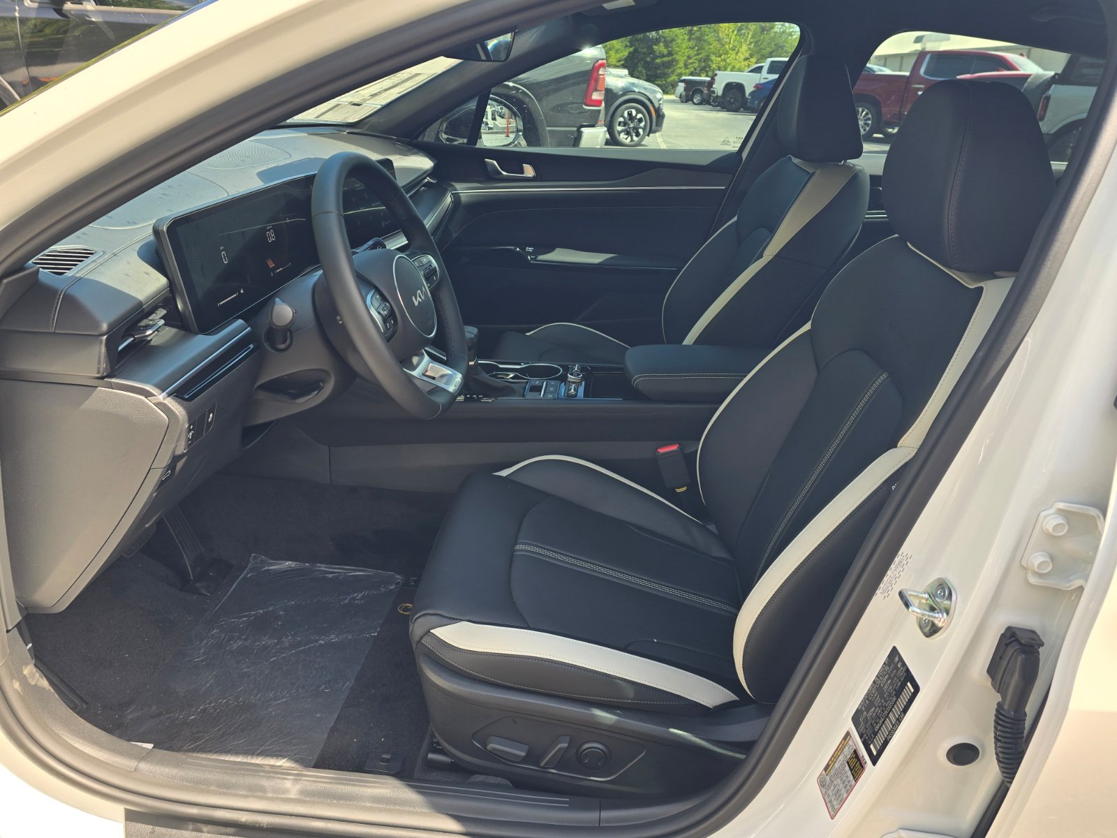 New 2027 Kia K5 GT-Line image 5