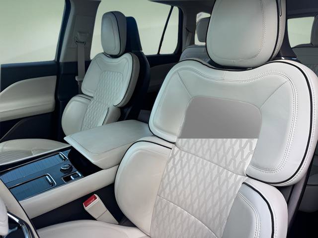 Used 2020 Lincoln Aviator Black Label w/ Dynamic Handling Package image 14