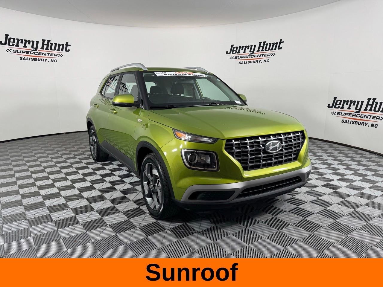 Used 2024 Hyundai Venue SEL image 6