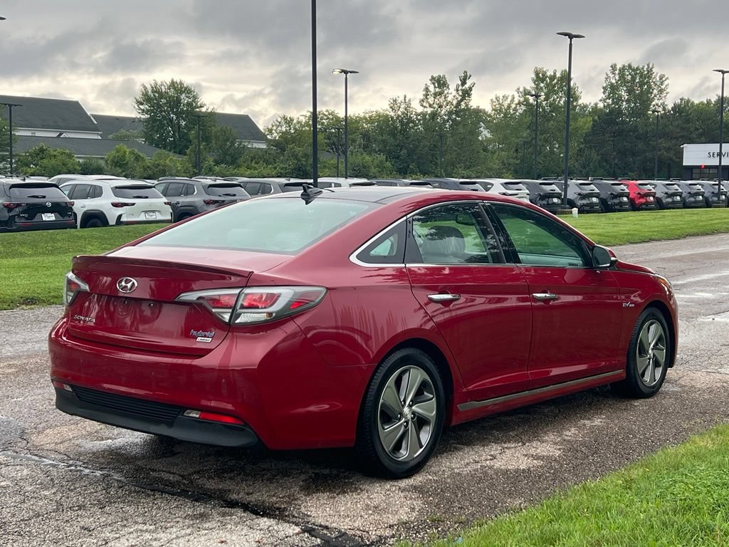 Used 2016 Hyundai Sonata Limited w/ Option Group 02 FWD image 5