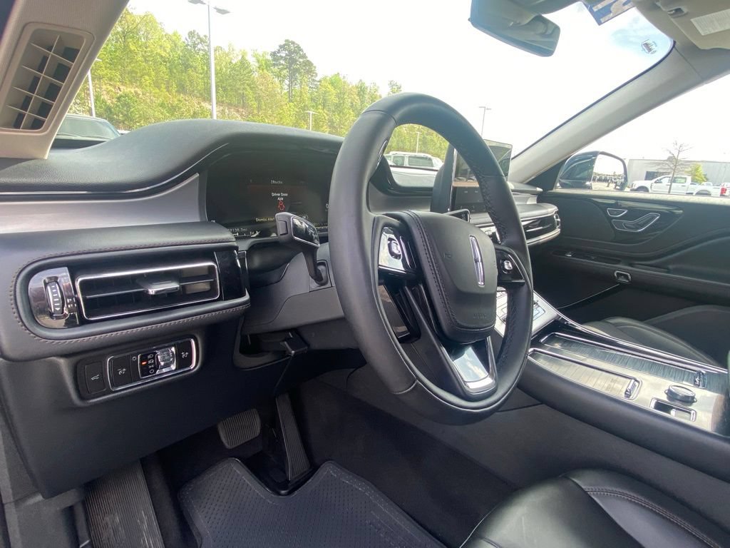 Used 2023 Lincoln Aviator AWD w/ Premium Package image 9