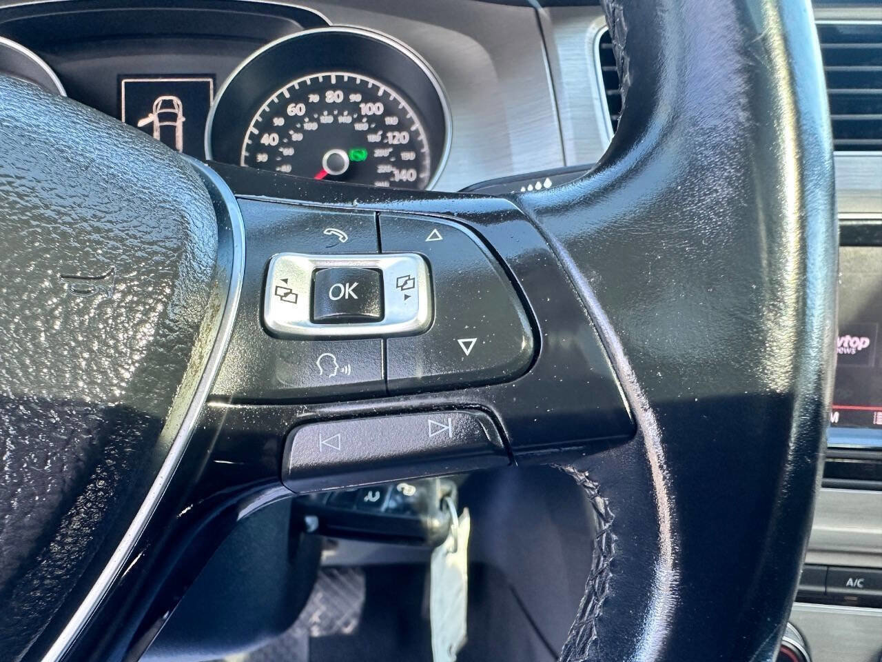 Used 2015 Volkswagen Golf S image 17