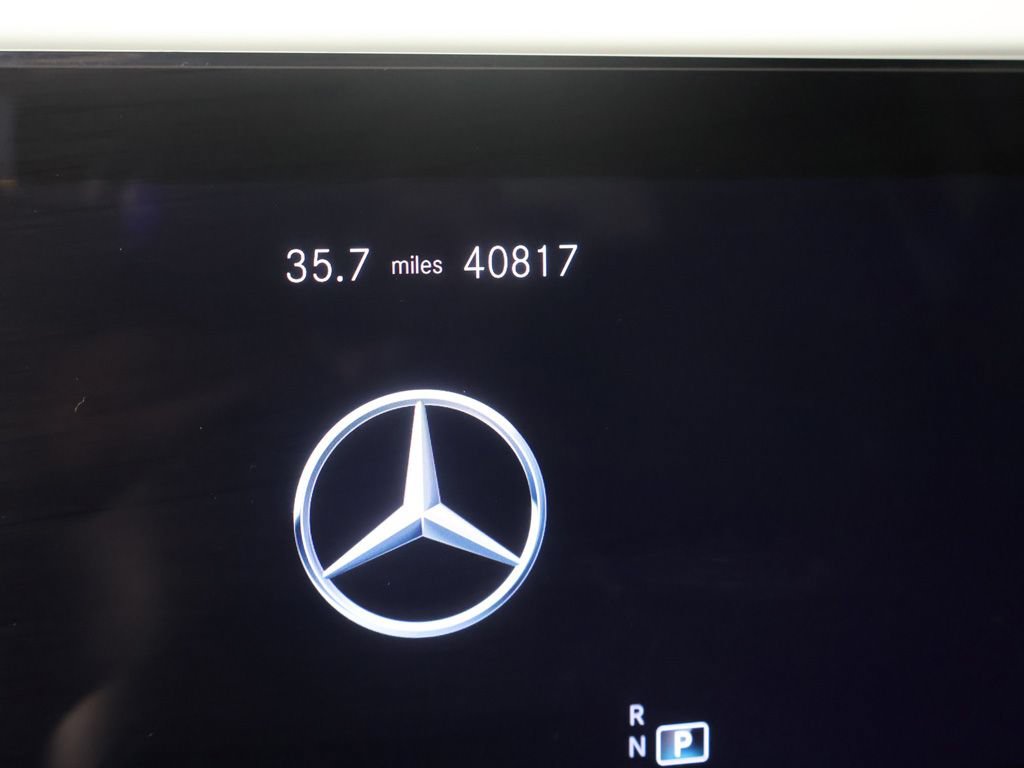 Used 2023 Mercedes-Benz GLB 250 4MATIC w/ Premium Package image 37