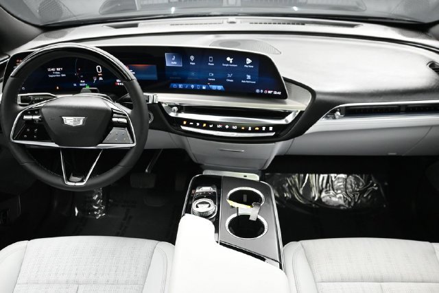 Used 2024 Cadillac Lyriq Sport AWD/4WD image 16