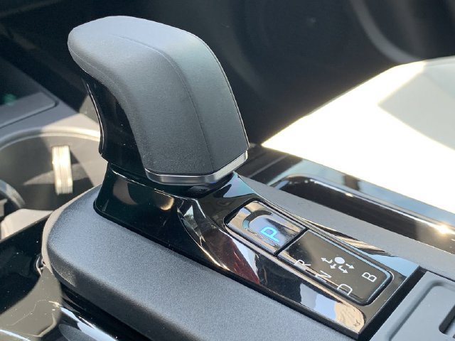 Used 2023 Toyota Prius Limited FWD image 26
