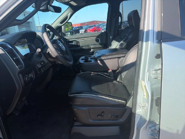 Used 2026 RAM 2500 Laramie AWD/4WD image 9