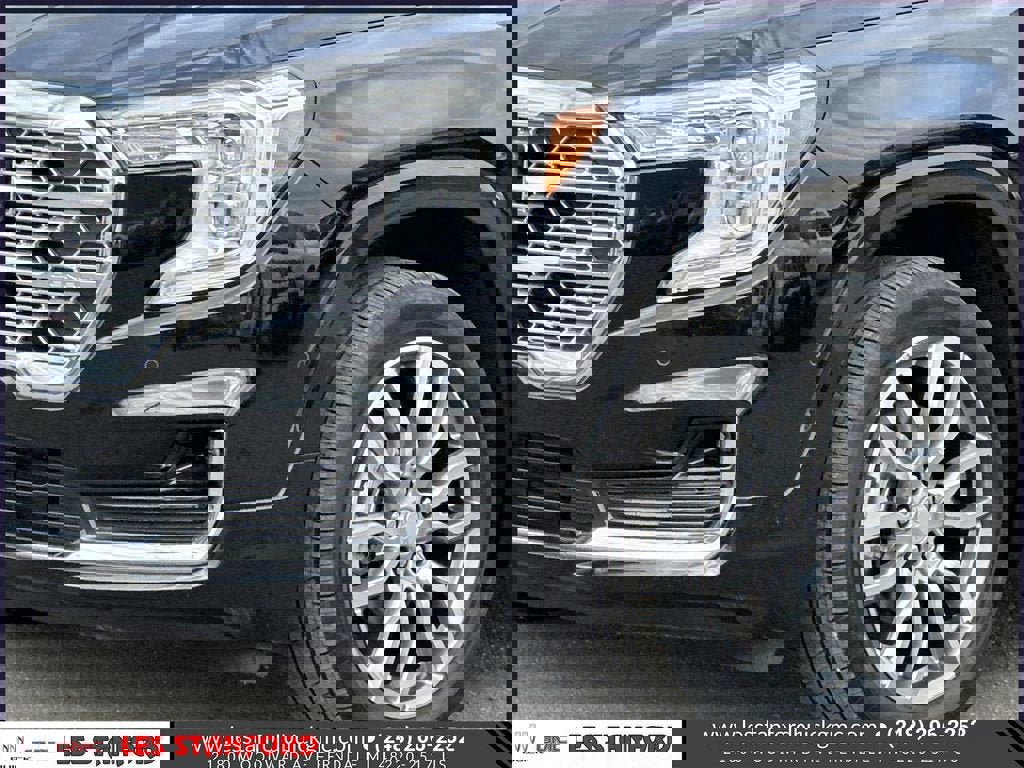 Used 2023 GMC Terrain Denali w/ Denali Premium Package image 9