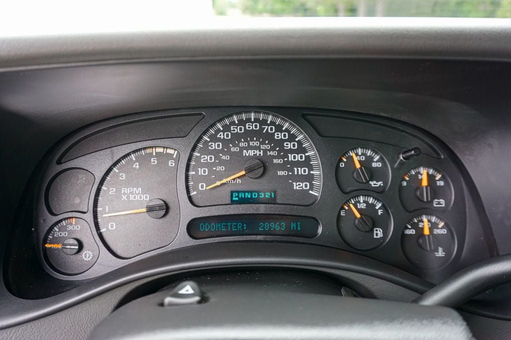 Used 2004 Chevrolet Silverado 2500 LS AWD/4WD image 22