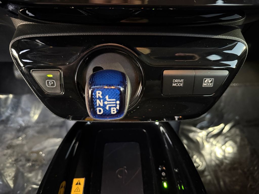Used 2022 Toyota Prius XLE image 17