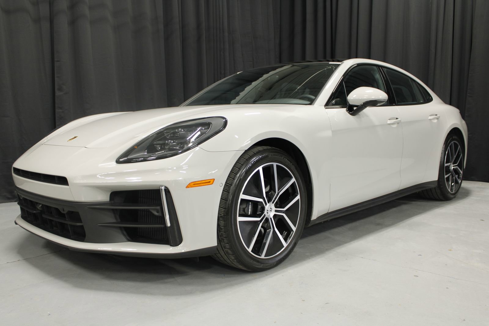 Used 2025 Porsche Panamera 4 image 8