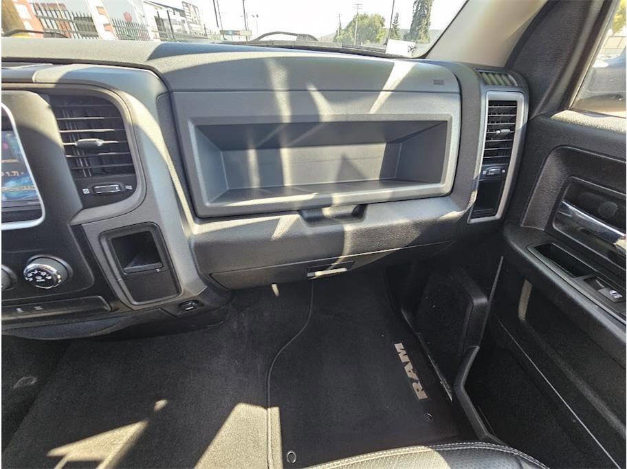 Used 2013 RAM 1500 Express RWD image 24
