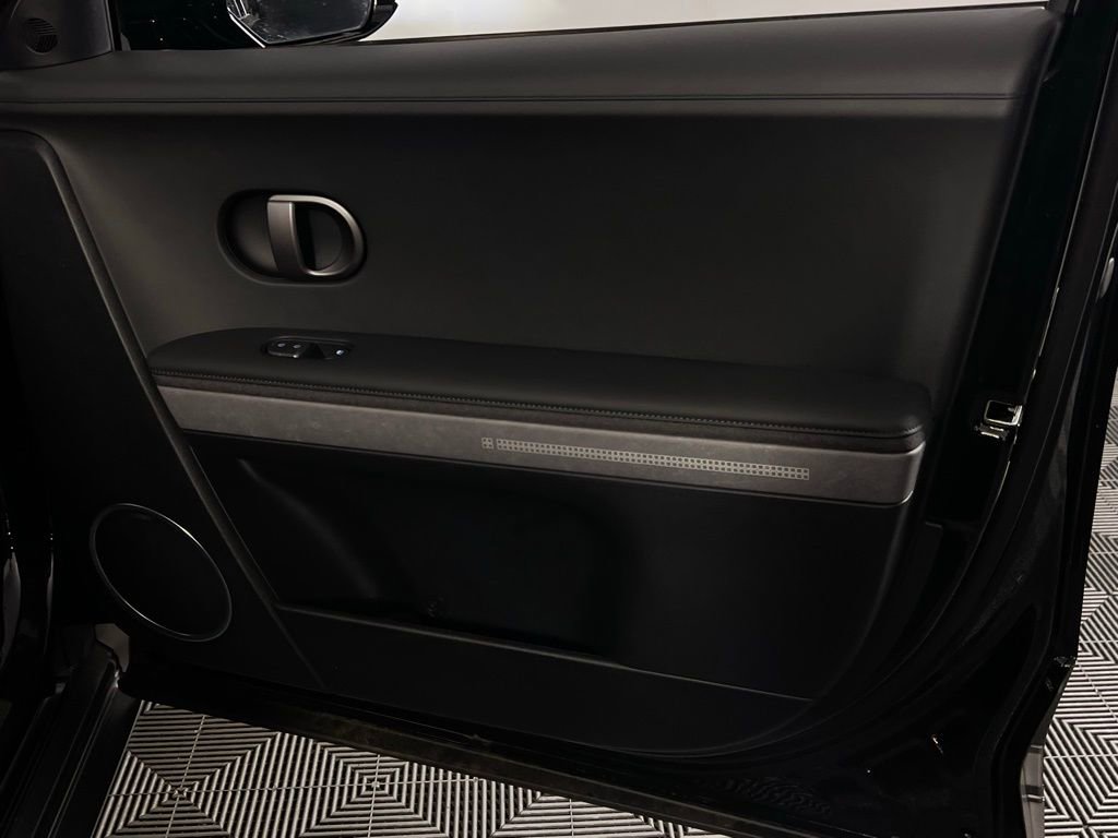 Used 2025 Hyundai Ioniq 5 Limited image 36