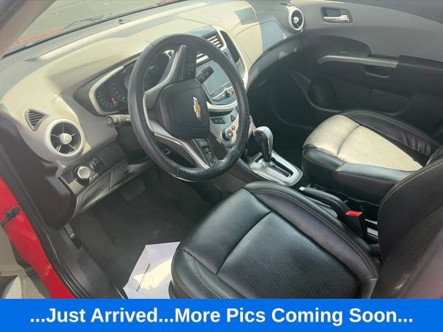 Used 2019 Chevrolet Sonic Premier FWD image 4