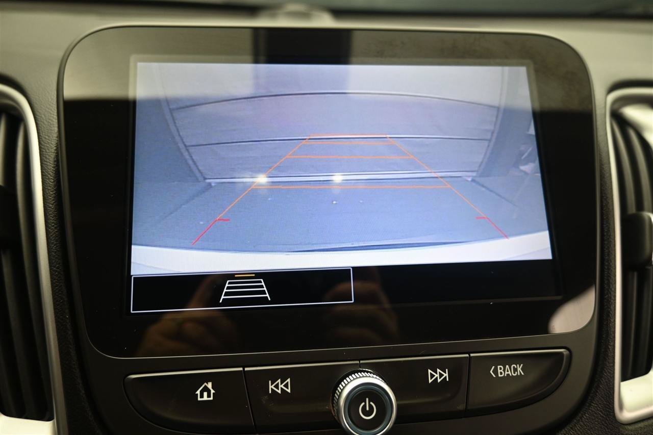 Used 2022 Chevrolet Malibu LT FWD image 14