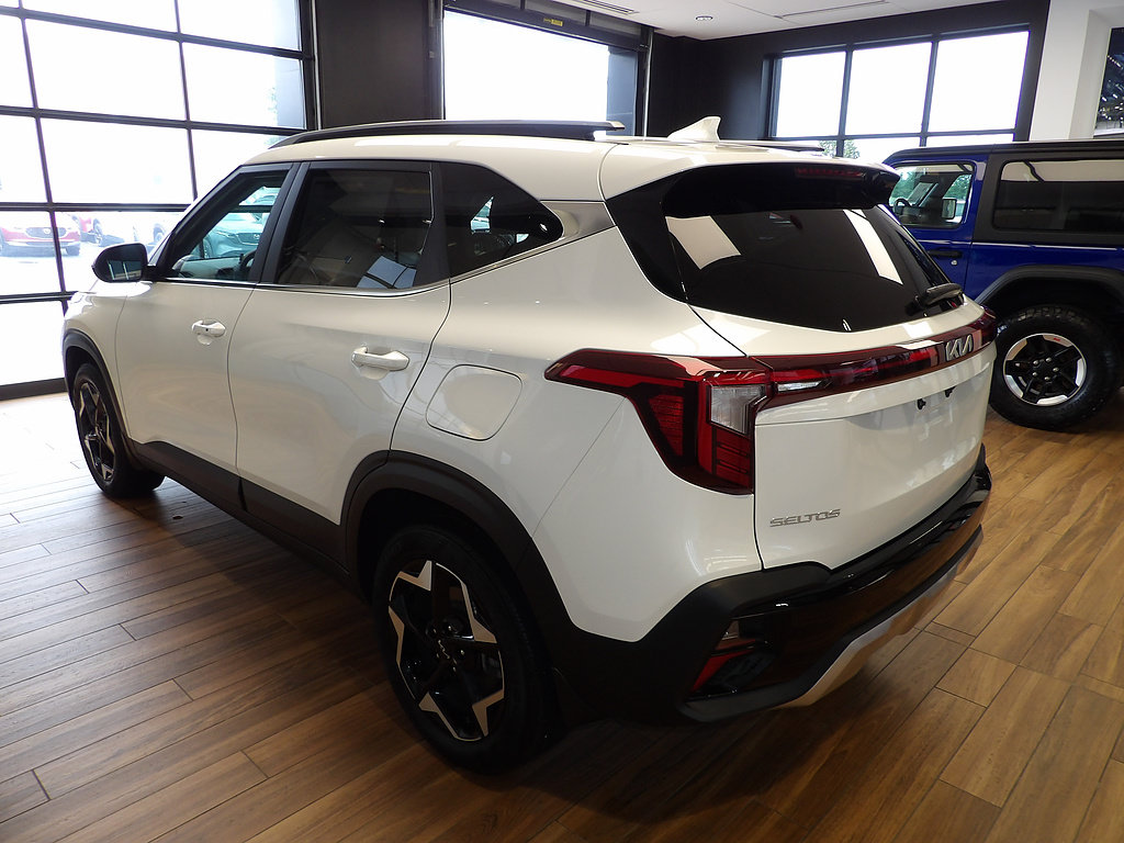 Used 2024 Kia Seltos EX AWD/4WD image 8