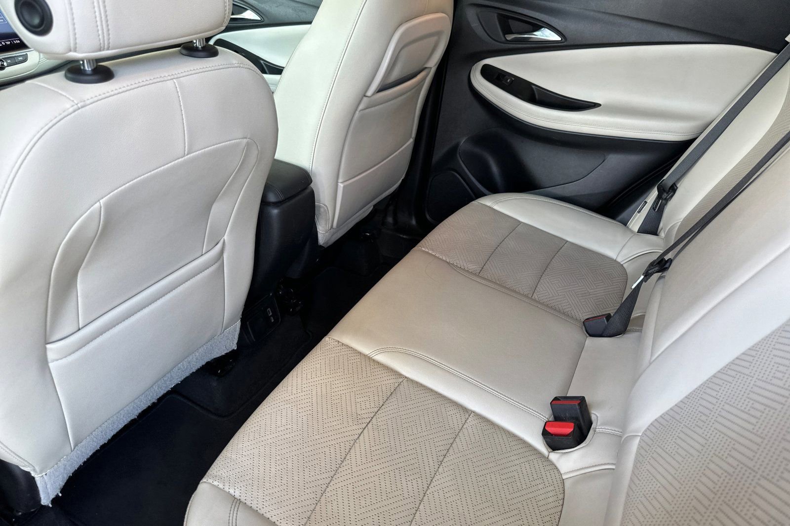 Certified 2023 Buick Encore GX Essence w/ Experience Buick Package image 13