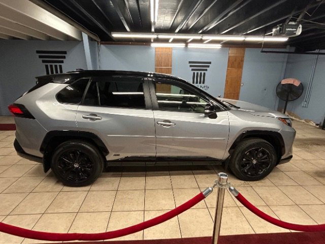 Used 2022 Toyota RAV4 XSE w/ Protection Package (TMS) AWD/4WD image 5