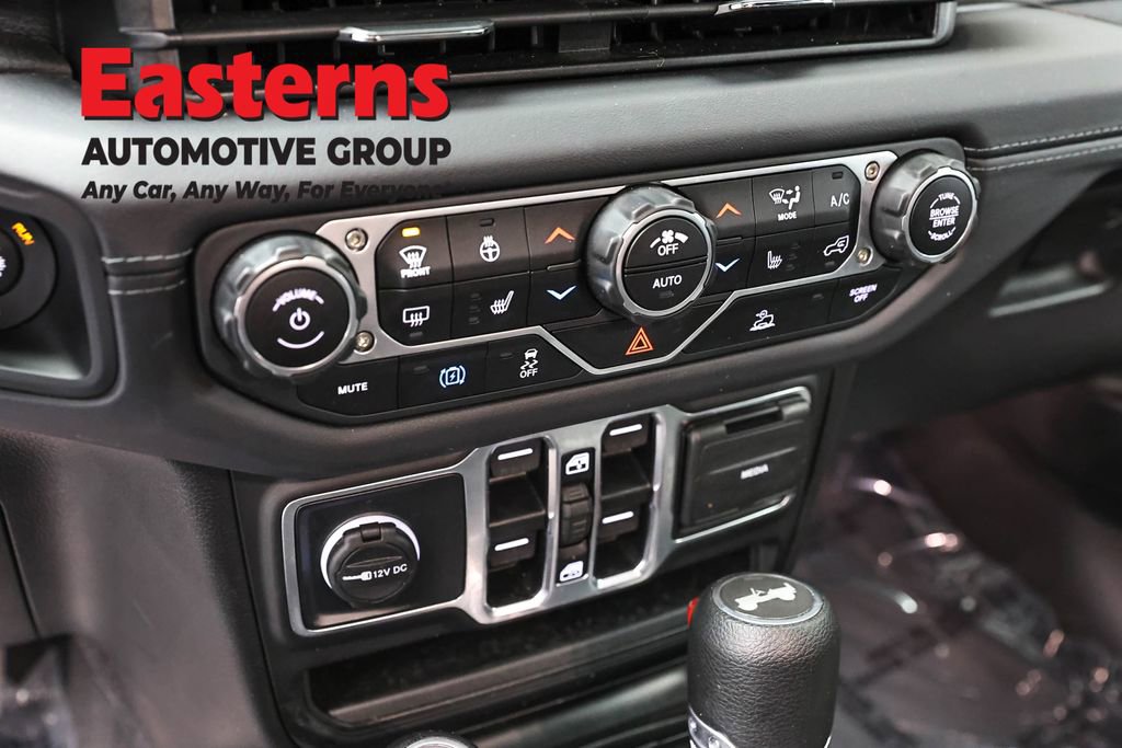 Used 2025 Jeep Wrangler Unlimited Sahara AWD/4WD image 20