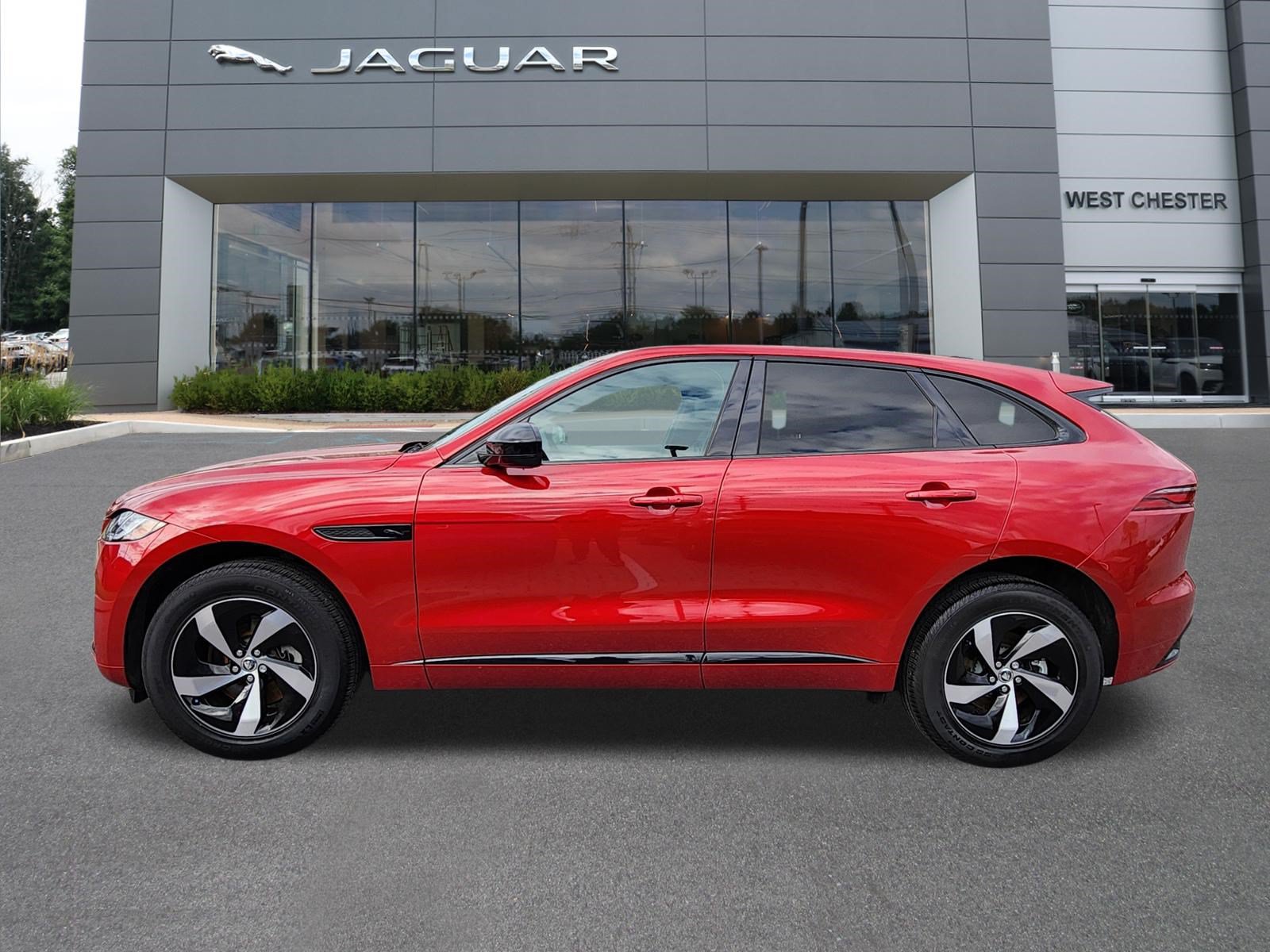 Certified 2025 Jaguar F-PACE R-Dynamic S AWD/4WD image 5