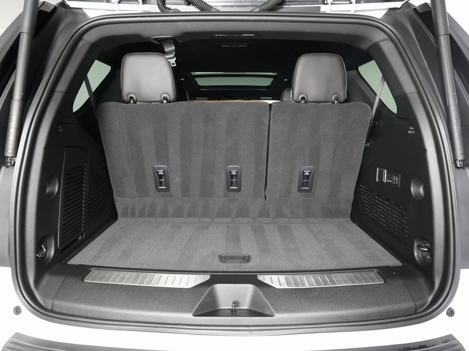 Used 2025 GMC Yukon Denali Ultimate image 13