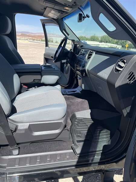 Used 2011 Ford F350 XLT w/ XLT Premium Pkg AWD/4WD image 10