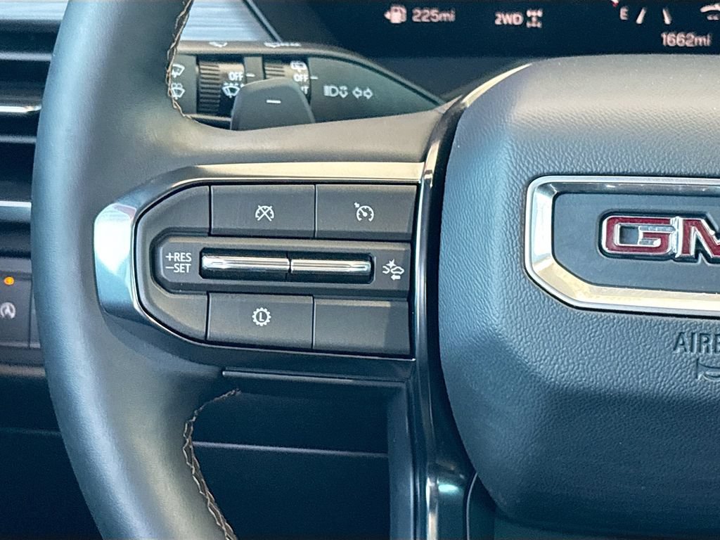 Used 2026 GMC Acadia AT4 w/ Luxury Package AWD/4WD image 11