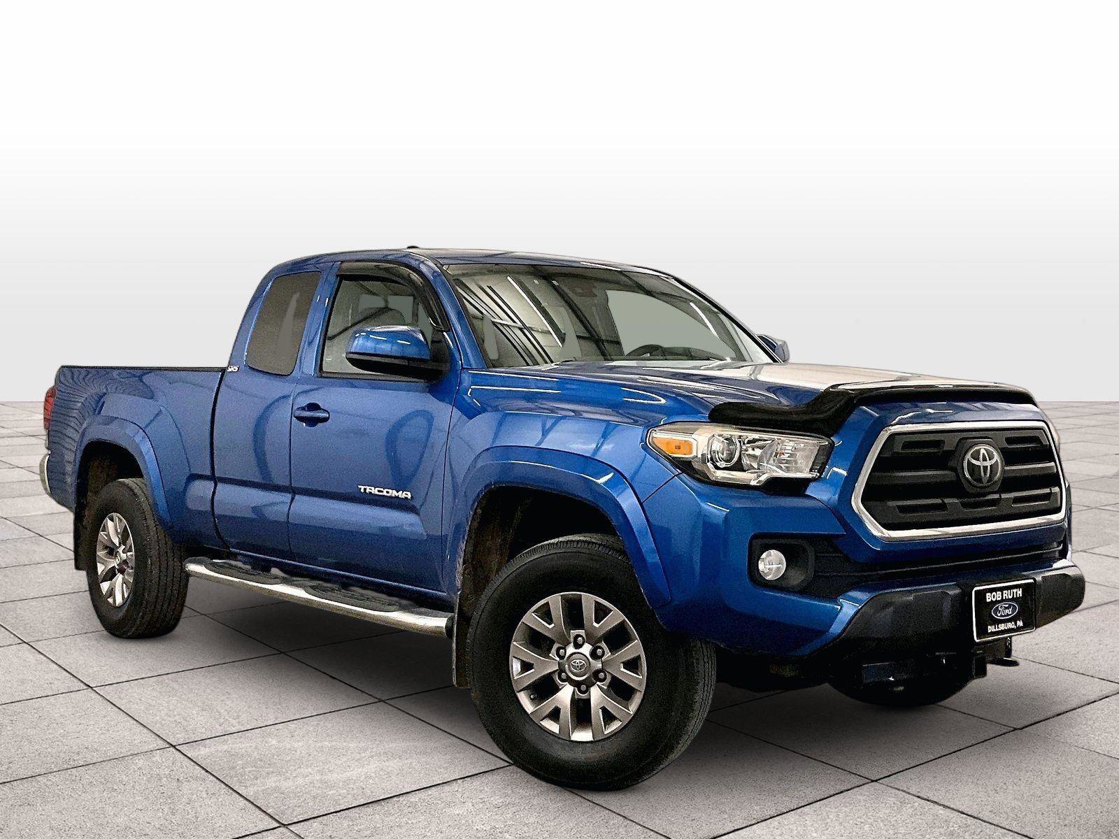 Used 2018 Toyota Tacoma SR5 AWD/4WD image 2