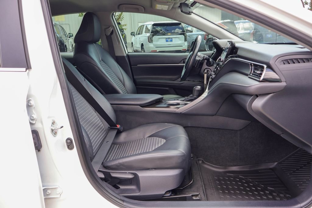 Used 2024 Toyota Camry SE FWD image 9